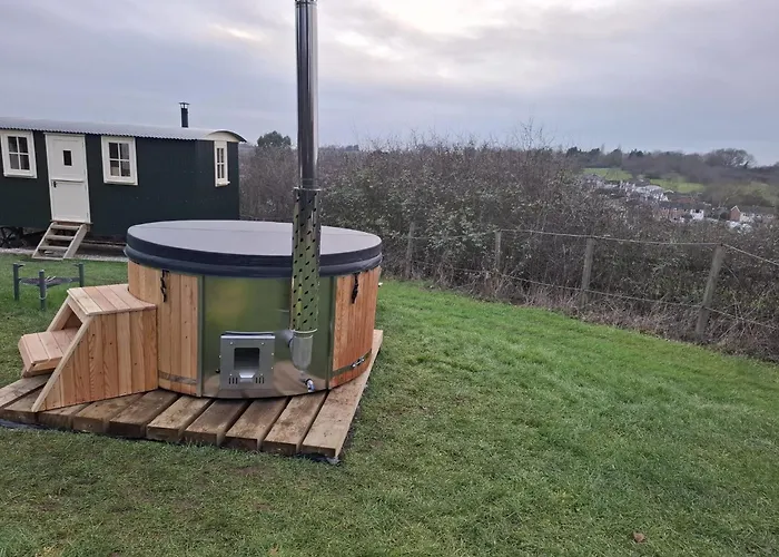 Hill Top Hideaway Shepherds Hut With Hot Tub