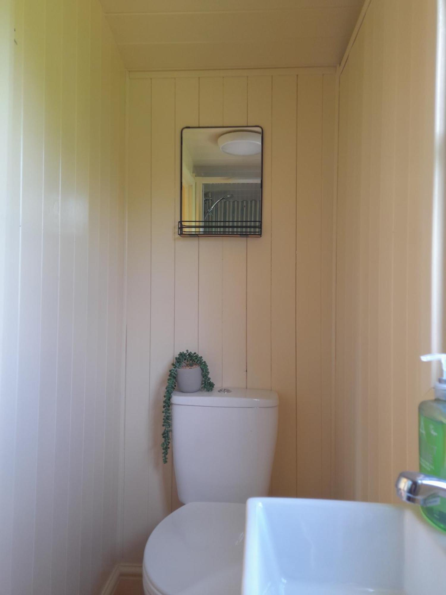 Campsite Hill Hideaway Shepherds Hut With Hot Tub Woodham Mortimer