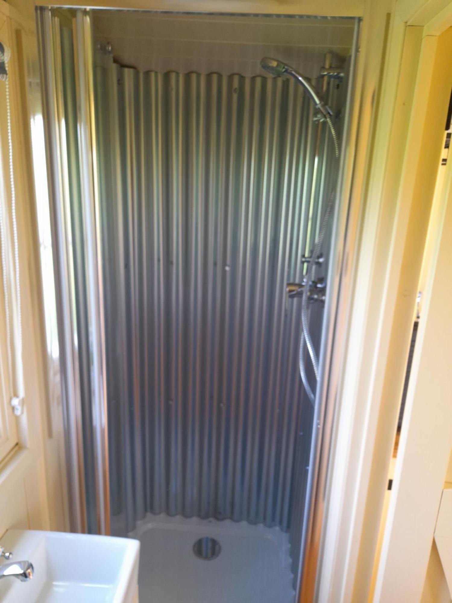 Campsite Hill Hideaway Shepherds Hut With Hot Tub